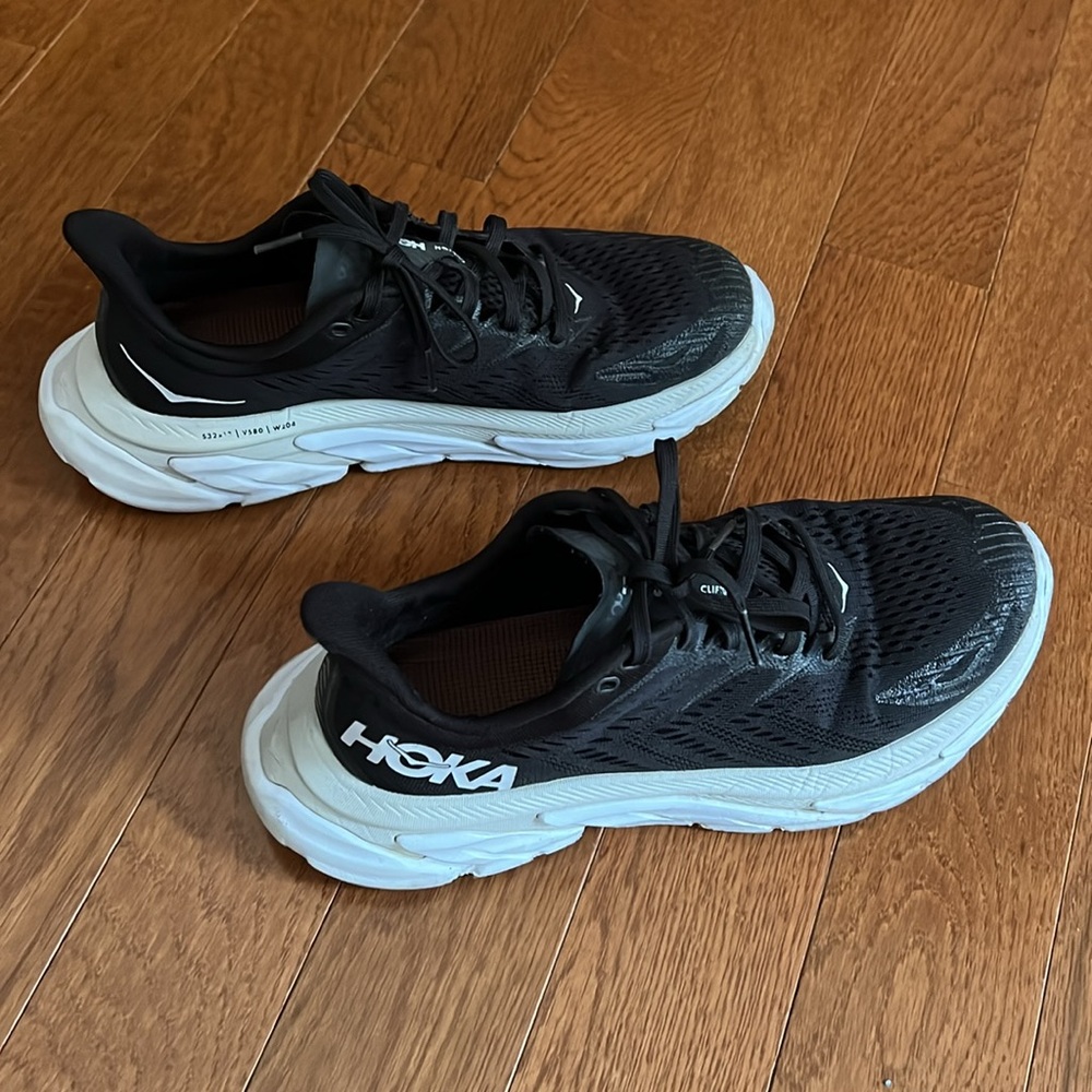 Hoka women’s Clifton Edge Black and White Athletic Shoes for Performance - Picture 3 of 7